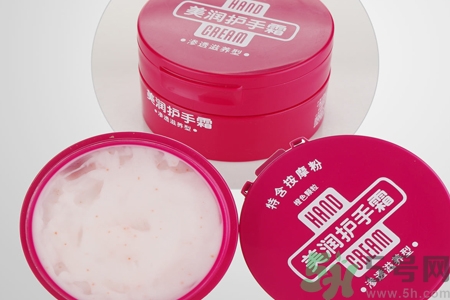 資深堂美潤尿素護手霜怎么樣？資深堂美潤尿素護手霜好用嗎？