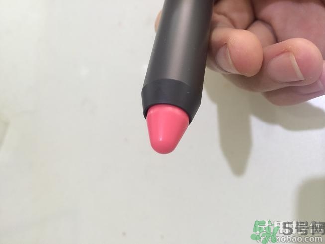 夢(mèng)妝唇膏筆怎么用?夢(mèng)妝唇膏筆使用方法。