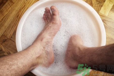 怎么治腳臭？腳臭的原因是什么？