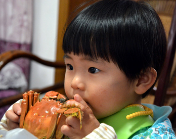 小孩子可以吃螃蟹嗎？小孩吃螃蟹好嗎？