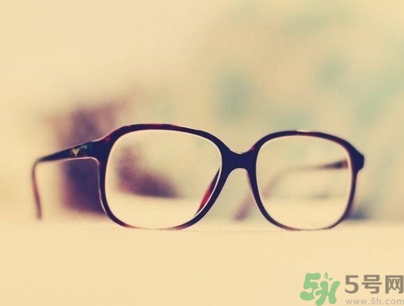 散光多少度算嚴(yán)重？散光相當(dāng)于近視多少度？
