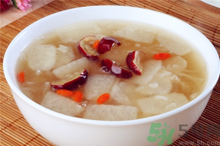 秋季吃什么滋陰潤肺？秋季女人養(yǎng)生滋陰潤肺湯譜