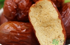 紅棗的營(yíng)養(yǎng)價(jià)值 紅棗的功效與作用及食用方法 紅棗的營(yíng)養(yǎng)價(jià)值 紅棗的功效與作用及食用方法