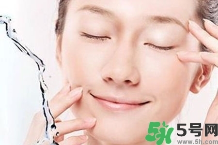 補(bǔ)水面膜怎么選擇？補(bǔ)水的面膜可以天天敷嗎？