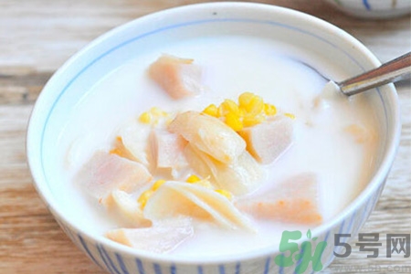 吃芋頭可以喝牛奶嗎？吃芋頭喝牛?奶有什么好處？