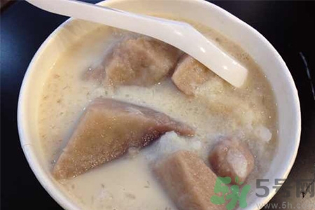 吃芋頭可以喝牛奶嗎？吃芋頭喝牛?奶有什么好處？