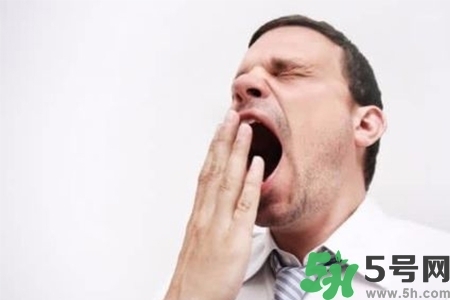 下午犯困怎么辦？犯困按摩什么穴位效果最快？