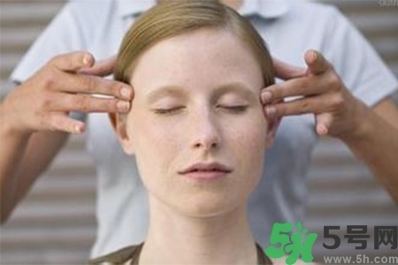 下午犯困怎么辦？犯困按摩什么穴位效果最快？