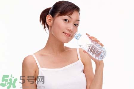喝水能預(yù)防心血管疾病嗎？什么時候喝水對身體最好？