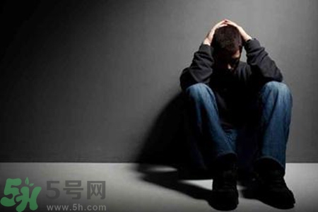 抑郁癥的表現(xiàn)有哪些？抑郁癥和遺傳有關系嗎？