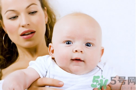 母乳不足的原因是什么？母乳不足怎么辦？