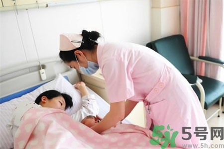 怎樣科學坐月子？坐月子是選擇傳統(tǒng)式還是科學式？