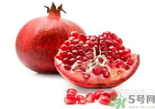 吃石榴手變黑是怎么回事？吃石榴手變黑怎么洗掉？