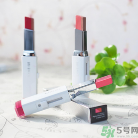 蘭芝雙色口紅哪個(gè)顏色好看？蘭芝雙色口紅怎么涂？