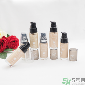 revlon露華濃粉底液怎么樣？露華濃粉底液色號選擇與試色