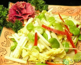 韭黃可以和螃蟹一起吃嗎？韭菜可以和螃蟹一起吃嗎？