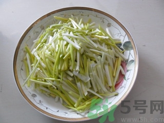 韭黃是怎么長出來的？韭黃是怎么種出來的？