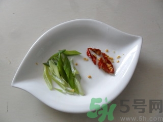 韭黃是怎么長出來的？韭黃是怎么種出來的？