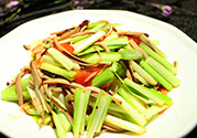 韭黃是蒜黃嗎？韭黃和蒜黃的區(qū)別？