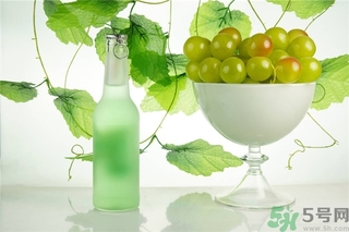 葡萄和蘋果可以一起吃嗎？葡萄和蘋果可以一起榨汁嗎？