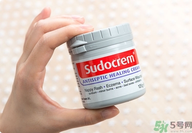 Sudocrem屁屁霜怎么用？sudocrem屁屁霜初生寶寶能用嗎？
