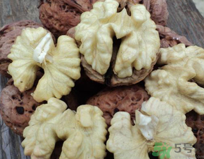 新鮮核桃能吃嗎？新鮮核桃能生吃嗎？