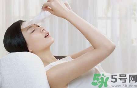 夏天曬黑了多久恢復(fù)？夏天曬黑了怎么白回來？