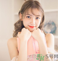 皮膚不白的人染什么顏色的頭發(fā)？頭發(fā)顏色怎么選擇？