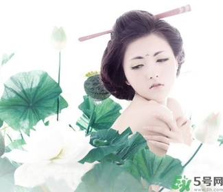 精華和乳液哪個(gè)先用？精華和乳液的使用順序