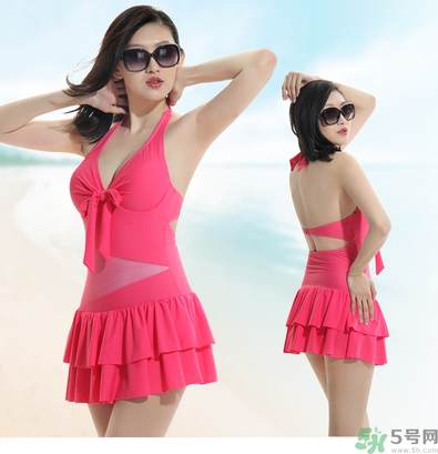 泡溫泉穿什么衣服？泡溫泉穿什么樣的泳衣？