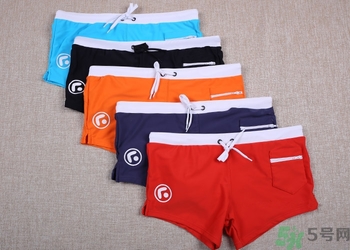 泡溫泉穿什么衣服？泡溫泉穿什么樣的泳衣？