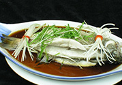 鱸魚(yú)的熱量是多少？清蒸鱸魚(yú)的熱量是多少？