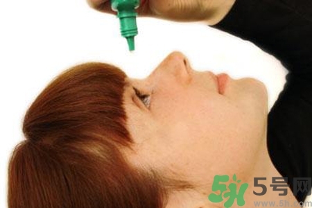 眼睛干澀看東西模糊用什么眼藥水？