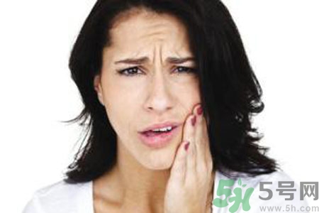 懷孕口腔潰瘍怎么回事？懷孕口腔潰瘍怎么辦？