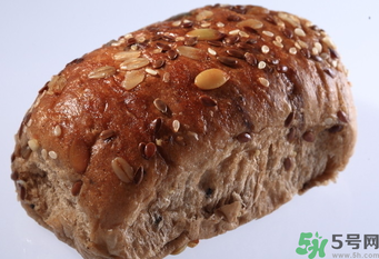 晚上吃全麥面包會胖嗎？吃全麥面包會胖嗎？