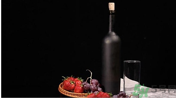 葡萄酒可以用塑料瓶裝嗎？自釀葡萄酒用什么裝比較好？