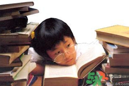 熬夜對青少年有什么影響？熬夜對青少年的危害是什么？
