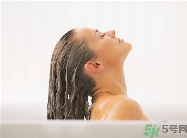掉頭發(fā)用白醋洗頭好嗎？掉頭發(fā)用醋洗好嗎？