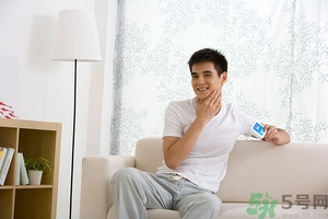 皮膚差的男生怎么洗臉？皮膚差的男生晨起不能用清水洗臉