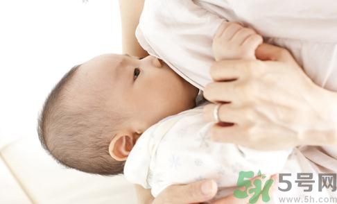 母乳喂養(yǎng)的好處有哪些？母乳喂養(yǎng)怎么知道寶寶吃飽了沒？