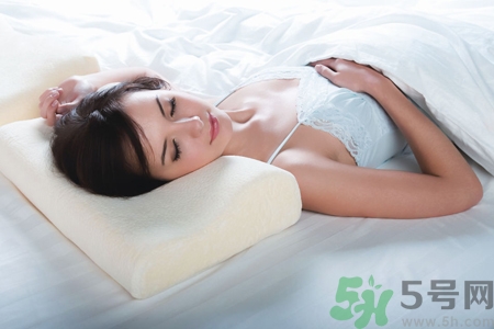 懷孕初期應(yīng)注意什么？懷孕初期吃什么好？