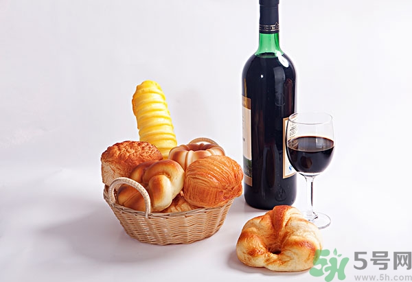 葡萄酒不能和什么一起吃？葡萄酒和什么食物相克？