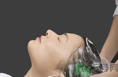 洗頭發(fā)掉頭發(fā)怎么辦？洗頭發(fā)大量脫發(fā)怎么辦？