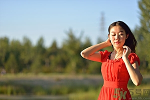 頭發(fā)枯黃稀少怎么辦？頭發(fā)又黃又少怎么辦？