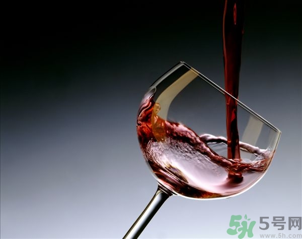 紅酒是葡萄酒嗎？葡萄酒和紅酒有什么區(qū)別