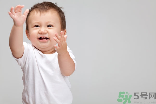 寶寶掉頭發(fā)是什么原因？寶寶掉頭發(fā)是怎么回事？