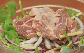 秋天可以吃羊肉嗎？秋天適合吃羊肉嗎？