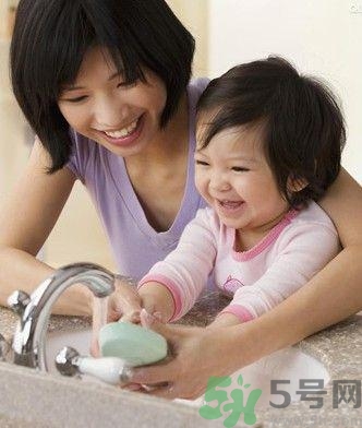 秋季幼兒如何預(yù)防感冒？秋季幼兒感冒怎么辦？