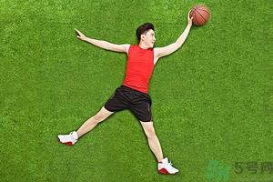 打籃球腿抽筋怎么辦？打籃球小腿抽筋怎么辦？