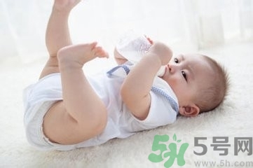 什么季節(jié)斷奶對寶寶好？如何給寶寶斷奶？